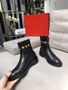 2022 nouvelles femmes bottes designer chaussures de luxe mode décontractée vintage de haute qualité de haute qualité Vamp peau de vache doublure intérieure en peau de mouton Rivet elemen
