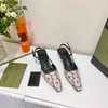 Sandálias de striletto de shesh shinestone 2022 desfile de moda de verão sapatos femininos com cinto unilateral e fivela de cabeça quadrada vazia