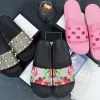 Sandálias planas de luxo Chinelos multicoloridos Padrões clássicos e cores cardume lazer interior conjunto completo de acessórios 35-48 Por sapatos008