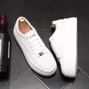 Britse stijl lage bruiloft jurk partij schoenen mode witte veter-up canvas casual sneakers lente herfst ademende ronde teen rijden single walking loafers E197