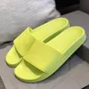 Nowy projektant najnowszy kolor kapcie mężczyźni kobieta rozmiar 35-44 grube dno płaskie slajdy poduszka komfort sandały damskie bąbelkowe buty klapki na wysokim obcasie