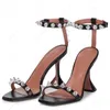 Designer di lusso Sandali Amina Muaddi x AWGE New clear Begum Glass Pvc Crystal Trasparente Slingback Sandal Heel Pumps Robyn impreziosito da sandali kaki