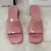 Designer zomer vrouwen printen sandalen snoepkleuren dik bodem schoenen platform alfabet dame octrooi trainers strand buiten slippers doos
