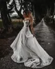 Sexy Boho Beach Vestido de Noiva Tule Longo Espaguete Pescoço Frisado Nupcial Vestidos De Cristal A Linha Vestidos De Casamento Vestido de Noiva