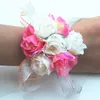 装飾的な花の花輪の花輪5ピース/バッグの結婚式のブライダル花嫁介添え手の手首の花パーティープロム女性のコロセージ母シルクローズコサージャーArti