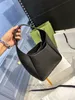 أكياس حقيبة يد ناعمة للنساء الفضاء للنساء الأكياس الإبطية حقيبة مصممة ساطعة اللون شامل ص