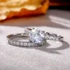 Women Wedding Set Jewelry 2PCS Silver Color Ring مع إكسسوارات أزياء زواج الزفاف الحجرية المبهرة