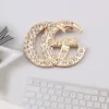 Vintage Designer Bronze Broches Hommes Femmes Marque De Mode Lettre Incrustation Cristal Strass Chandail Costume Collier Broche Broche Géométrique Animal Broche Bijoux De Mariage