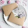 Enveloppe cadeau 5pcs / lot de doublure imprimée enveloppe de motif de fleurs Carte de voeux de mariage vintage kraft papier invitation papearygift