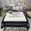 Set di biancheria da letto king size dello stilista 4 pezzi / set copripiumino in seta stampata queen lenzuolo moda federe copripiumino