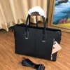 Designer Briefcases Men Shoulder Briefcase Genuine Leather Handbag Business Laptop Bag Messenger Bags Totes Unisex Top Men's Luggage Computer Handbags 39cm 8001-1
