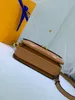 Handväskor av hög kvalitet Lyxiga designerväskor Mode Crossbody-kopplingar för kvinnor Axelväskor Brev Handväskor Plånböcker