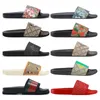 Мужчины роскошные дизайнеры летние тапочки классические цветочные парчовые сандалии черная плоская кожаная резиновая платформа.