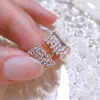 Clusterringe UILZ Luxus Weiblicher Weißer Zirkon Stein Ring Gold Farbe Big Engagement Charm Kristall Runde Hochzeit Für Frauen5412761