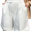 Weißer Anzug Shorts Frauen gerades Bein mittlere Taille mit Reißverschluss Knopftaschen Damen Sommerkleidung beiläufige lose kurze Hosen 220419