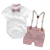 Zomerkleding Set Kinders Sets Tweedelige sets kruipen Kleding jumpsuits Rompers met vlinderdas Britse stijl Gentlemens Shirt 39 9mn D3