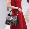 HBP 2022 İşlemeli Çerçeve Çantası Kadın Çantalar İtalyan Omuz Çiçek Çantaları Crossbody 220709