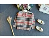 Set di vestiti lavorati a maglia a righe per bambina primavera autunno Maglioni cardigan manica lunga ragazza carina con fiocco + gonne Set 2 pezzi Completi per bambini Completi per bambini 2-7 anni