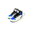 Creative 3D Mini Basketball Shoes Stereoskopisk modell Keychains Sneakers Entusiast Souvenirer Keyring Car Ryggsäck Present Present Mobiltelefon Tillbehör