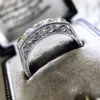 結婚指輪Huitan Luxury Princess Cut Cubic Zirconia Women Ring Aesthetic Accessories Party Jewelry Statem