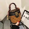 Легкая роскошная женская сумка, новая зимняя текстурированная сумка через плечо, универсальная сумка-мессенджер для меньшинств, сумка-ведро, сумки, дизайнерские предложения