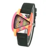 Orologi da polso Moda Bambù colorato Triangolo unico Orologio in legno cavo Orologio da polso digitale in pelle creativa Regalo Relogio FemininoOrologi da polso