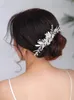 Kopfbedeckungen Ankunft handgemachte Hochzeit Blumen Haarkamm Silber Kopfbedeckungen Brautfrisuren Schmuck Fascinators für FrauenKopfbedeckungen