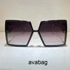Montaigne SU 086 Solglasögon för kvinnor och män Summerstil Anti-ultraviolet Retro Plate Square Full Frame Black Gold Gradient Grey Lens UA2C