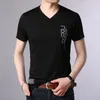 T-shirt da uomo Top di lusso in puro colore Magliette firmate con scollo a V per uomo T-shirt Logo Abbigliamento da uomo coreano Top a manica corta Slim Fit Fashi