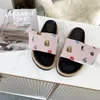 Designers Smooth Calfkin Women tofflor Sandaler Sunset Flat Comfort Mules Padded Front Strap Slippers Fashionable Style Slides Rug