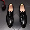 Borlas de luxo brogue homens elegantes mocassins vestido de casamento mocassins confortáveis ​​sapatos de couro italianos formais macho casual sapatos