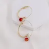 Dingle ljuskrona trendig enkel imitation pärla långa örhängen geometrisk metall röd pärla örhänge kvinnor temperament smycken tillbehör.