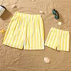 Família amarela Família combinando moda de banho Mulheres crianças meninas menina maiô masculino short maiô de banho mamãe me uma paz de praia 220531
