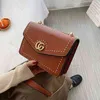 60٪ من بيع المصنع عبر الإنترنت حقيبة المرأة 2022 سيدة رسول ذات سعة كبيرة جديدة نمط أجنبي واحد على الكتف حقيبة مربعة صغيرة