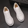 Britse ontwerper trouwjurkfeestschoenen niet-slip ademende gevulkaniseerde witte sport casual sneakers luchtkussen ronde teen zakelijke wandelwagen loafers w30