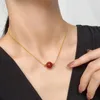 Colares pendentes Red Agate Transfer Bad Colar Feminino Titânio Aço banhado 18K Gold Bean Acacia Clavicle ChainPenda