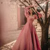 Розовые элегантные длинные рукава рукава квадратные шейные атласные выпускные платья расщепленные принцесс -вечеринки длина пола современная