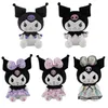 2022 Fyllda djur 25cm Femtyper Partihandel Cartoon Plysch Leksaker Lovely Kuromi Dolls