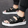 Sandalen open teen mannen schoenen buiten mode ademende platte trend non-slip zomer comfort en vrijetijdsschoen sandaliasandals