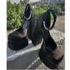 العلامة التجارية الفاخرة نساء High Heesl Shoes مثير الكعب الكعب السميك أحذية مربعة إصبع القدم مضخات المرأة حذاء حفل زفاف 220514