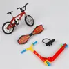 1SET MINI SCOOTER اثنين من عجلة الأطفال S Toys Teys Tears Finger Fingerboard Fingerboard Skateboard Kids Kids 220608