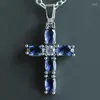 Anhänger Halsketten Huitan Kreuzförmige Halskette Geburtstagsgeschenk Hochwertiger Damenschmuck Krappenfassung Blau CZ Mode AccessaryPendant Elle