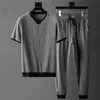 Мужские наборы летние с коротким рукавом топы эластичные брюки для талии мужская одежда с двумя частями корейская уличная одежда для мужчин Большой размер 220526