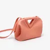 Jun 's Handbags Venetas 가족 Bottegas 직조 2022 반전 삼각형 만두 여성의 그물 붉은 어깨 패션 소형 정사각형 대각선 대각선