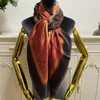 Women039S Square Scarf Good Quality 100シルクマテリアルグラディエントプリントレターヒョウ穀物パターンサイズ130cm 130cm4851369