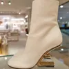 Botas de tornozelo de alta qualidade Designers de moda sapatos de couro de grão completo em forma de metal Cowskin sapatos femininos 9cm bota de combate de salto alto 35-41 com caixa