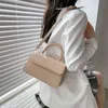 حقيبة الكتف النسائية الخالصة للملمس الفاخرة 2021 مصمم أزياء جديد للكتف كيس السيدات الكلاسيكية في المباراة الكلاسيكية حقيبة Messenger G220506