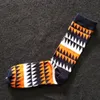 Erkek Çoraplar Erkekler Pamuk Renk Dikey Şerit Dedikodu Figürü Yenilik Harajuku Hit Noktası Uzun Gelinlik