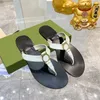 2022 Designer Sandalen Women schuift Thong Sandaal dubbele slippers slipper metalen ketting mode zomer strand bijen slippers groter formaat met doos