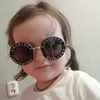 Mode små runda barn solglasögon varumärkesdesigner bee barn pojkar flickor baby utomhus glasögon nyanser glasögon 220705